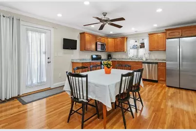 33 Auburn St #2, Waltham, MA 02453 - Photo 7