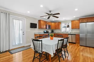 33 Auburn St, Waltham, MA 02453 - Photo 7