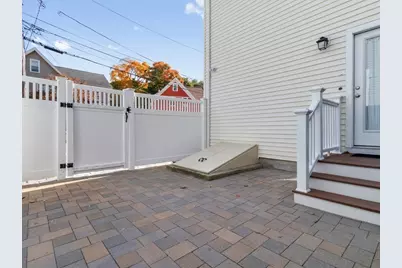 33 Auburn St #2, Waltham, MA 02453 - Photo 27