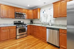 33 Auburn St, Waltham, MA 02453 - Photo 9
