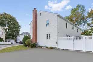 33 Auburn St, Waltham, MA 02453 - Photo 29