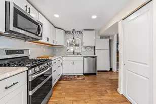 10 Village St, Medway, MA 02053 - Photo 31