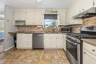 10 Village St, Medway, MA 02053 - Photo 17
