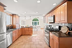 23 Jasper St, Saugus, MA 01906 - Photo 3