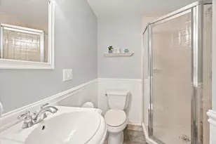 23 Jasper St, Saugus, MA 01906 - Photo 17