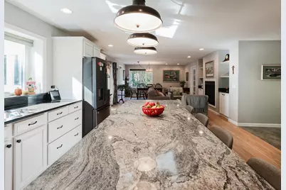 30 Arthur's Pl, Bridgewater, MA 02324 - Photo 7