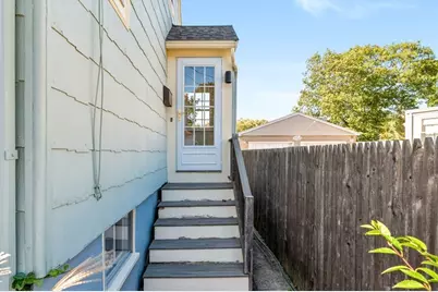 25 Hillcrest Ave, Beverly, MA 01915 - Photo 5