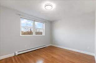 1105 Lexington St, Waltham, MA 02452 - Photo 9
