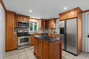 107 Glenellen, Boston, MA 02132 - Photo 5