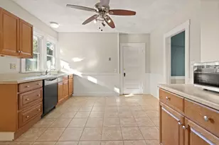 12 Newbury St, Beverly, MA 01915 - Photo 23