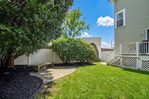 121 E Cottage St, Boston, MA 02125 - Photo 25
