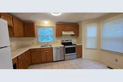37 Crafts St #37, Newton, MA 02458 - Photo 3