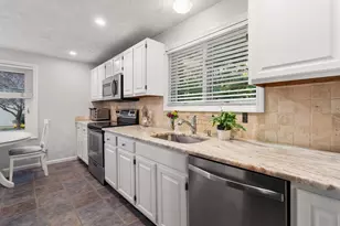 129 Stone Ridge Rd, Franklin, MA 02038 - Photo 7