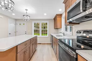 39 Bumblebee Dr, Plymouth, MA 02360 - Photo 7