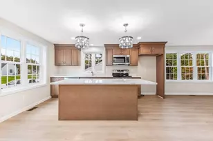 39 Bumblebee Dr, Plymouth, MA 02360 - Photo 3