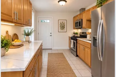 22 Plymouth St, Fitchburg, MA 01420 - Photo 11