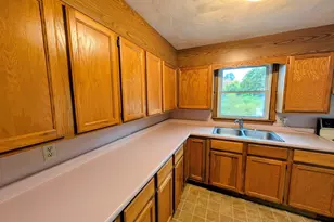 139 Charlton St, Oxford, MA 01540 - Photo 9