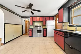 31 Furness St, Revere, MA 02151 - Photo 9