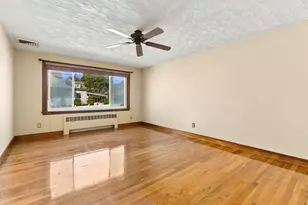 31 Furness St, Revere, MA 02151 - Photo 3