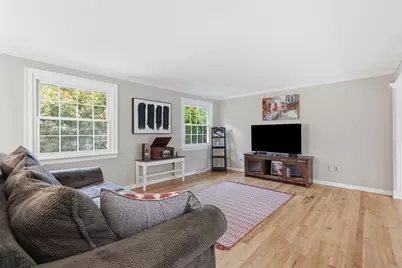 684 Maple Rd, Longmeadow, MA 01106 - Photo 7