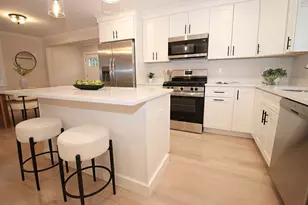 27 Holbrook Ct, Melrose, MA 02176 - Photo 5