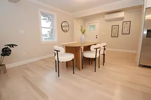 27 Holbrook Ct, Melrose, MA 02176 - Photo 11