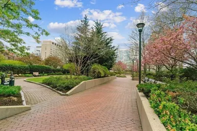 9 Hawthorne Place #10C, Boston, MA 02114 - Photo 19