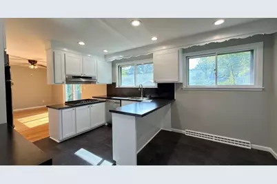 17 Lawn Ave., Lowell, MA 01852 - Photo 3