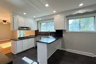 17 Lawn Ave, Lowell, MA 01852 - Photo 3