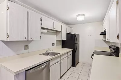 6 Greenbriar Drive #104, North Reading, MA 01864 - Photo 5