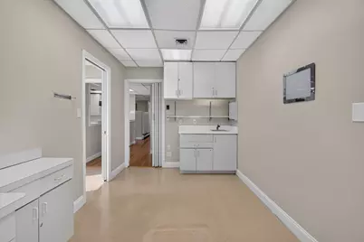 1051 Beacon St #8, Brookline, MA 02446 - Photo 23