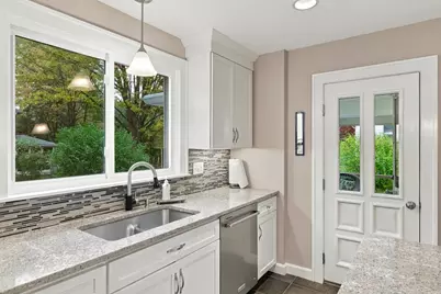 40 Howes St, Northampton, MA 01062 - Photo 17