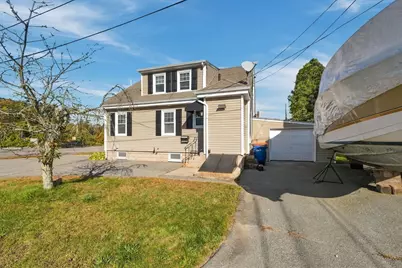 129 Huttleston Ave, Fairhaven, MA 02719 - Photo 7