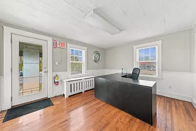 129 Huttleston Ave, Fairhaven, MA 02719 - Photo 21
