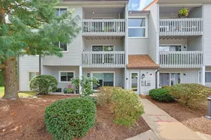 805 Franklin Crossing Rd, Franklin, MA 02038 - Photo 1