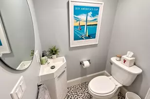 12 Grove St, Boston, MA 02114 - Photo 5