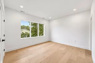 25 Kenyon St, Newton, MA 02465 - Photo 21