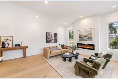 25 Kenyon St, Newton, MA 02465 - Photo 11