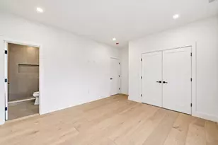 25 Kenyon St, Newton, MA 02465 - Photo 19