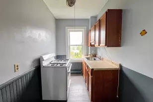 692 Penn St, Fall River, MA 02724 - Photo 13