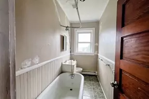 692 Penn St, Fall River, MA 02724 - Photo 15