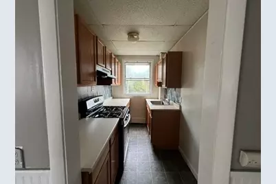 692 Penn St, Fall River, MA 02724 - Photo 3
