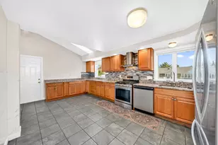 7 Dimock St, Danvers, MA 01923 - Photo 9