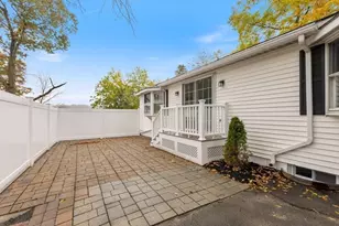 39 Forest St, Danvers, MA 01923 - Photo 3