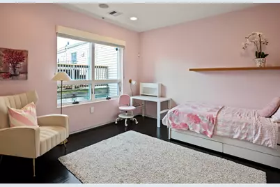 687 E 2nd St #6, Boston, MA 02127 - Photo 17