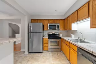 4302 Deerfield Cir, Peabody, MA 01960 - Photo 9