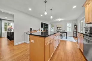 21 Orange St, Woburn, MA 01801 - Photo 13