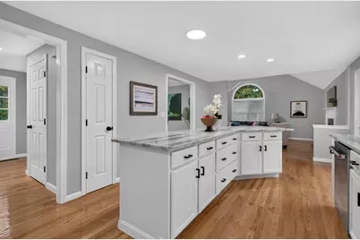 16 Horseshoe Ln, Clinton, MA 01510 - Photo 5