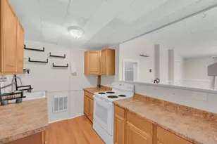 97 Pleasant St, Ware, MA 01082 - Photo 15