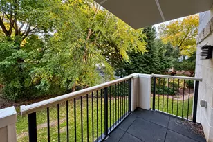321 Hammond Pond Pkwy, Brookline, MA 02467 - Photo 15